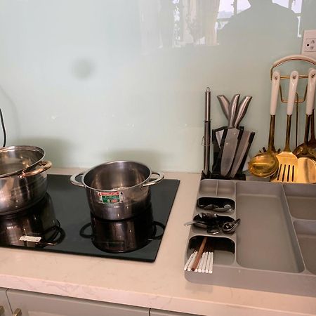 הו צ'י מין סיטי Double E Saigon Apartment In Rivergate Building מראה חיצוני תמונה